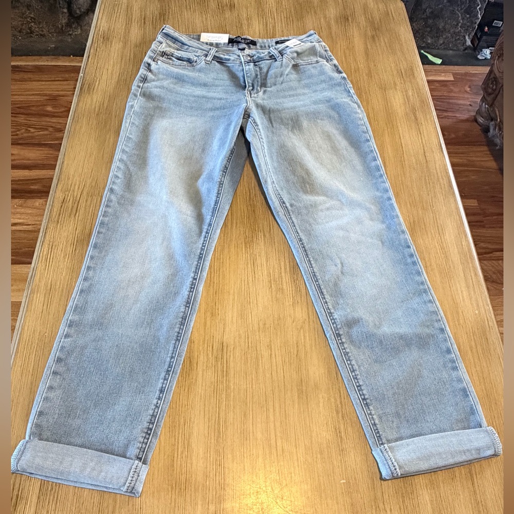 Judy Blue Boyfriend Jeans NWT Light Wash Mid Rise Stretch Denim 5/27